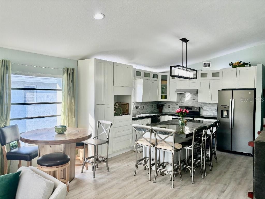 1041 CAPRI ISLES BLVD #219