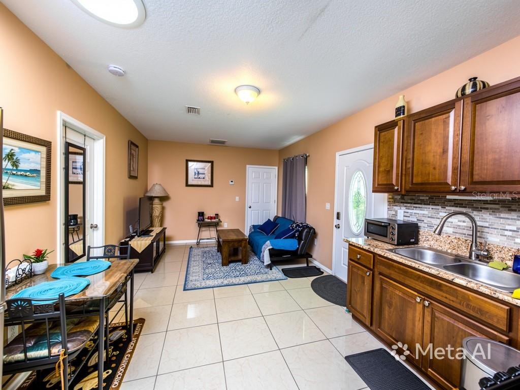 2453 RIDGE AVE