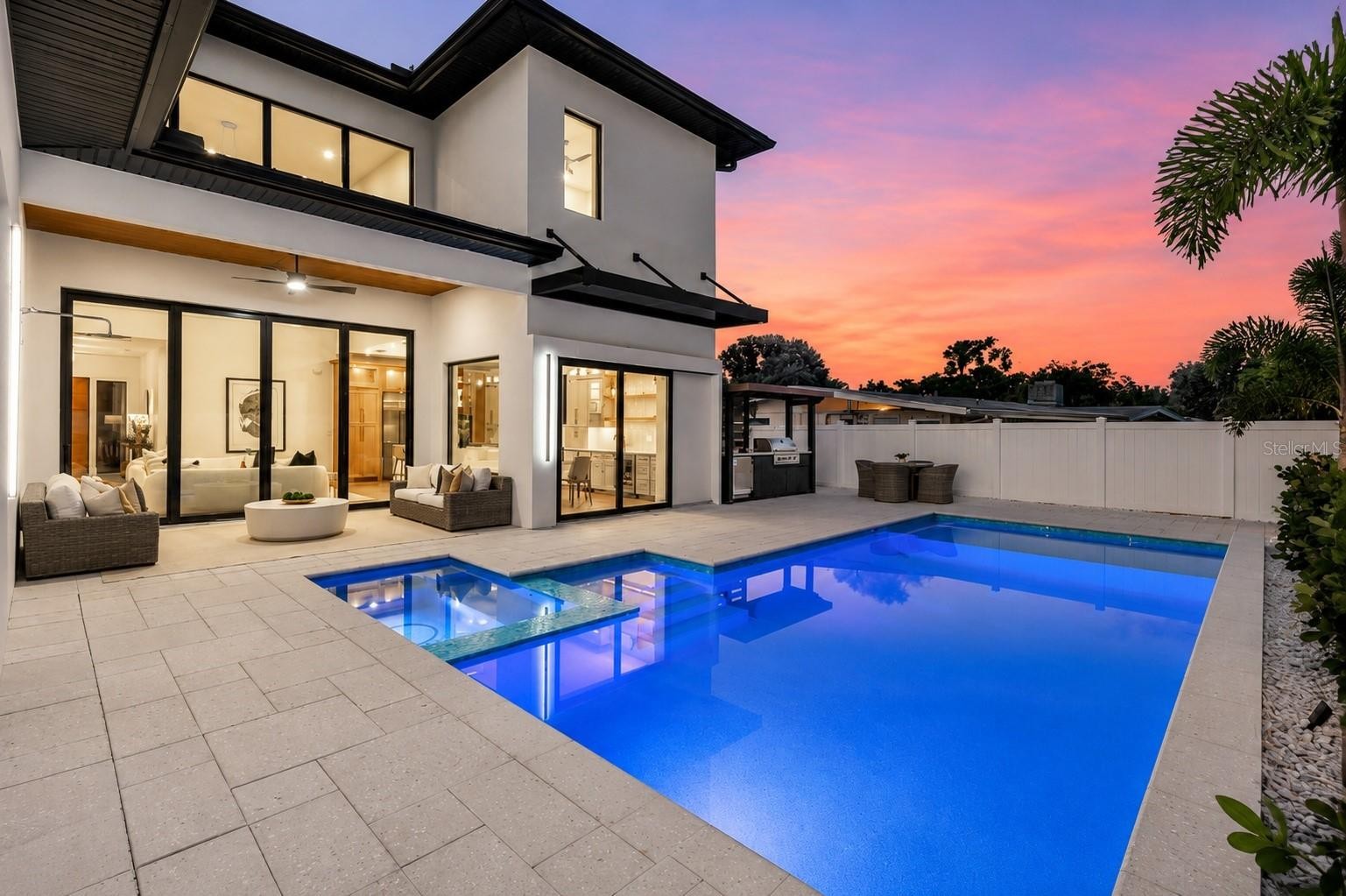 2121 CLEMATIS CT