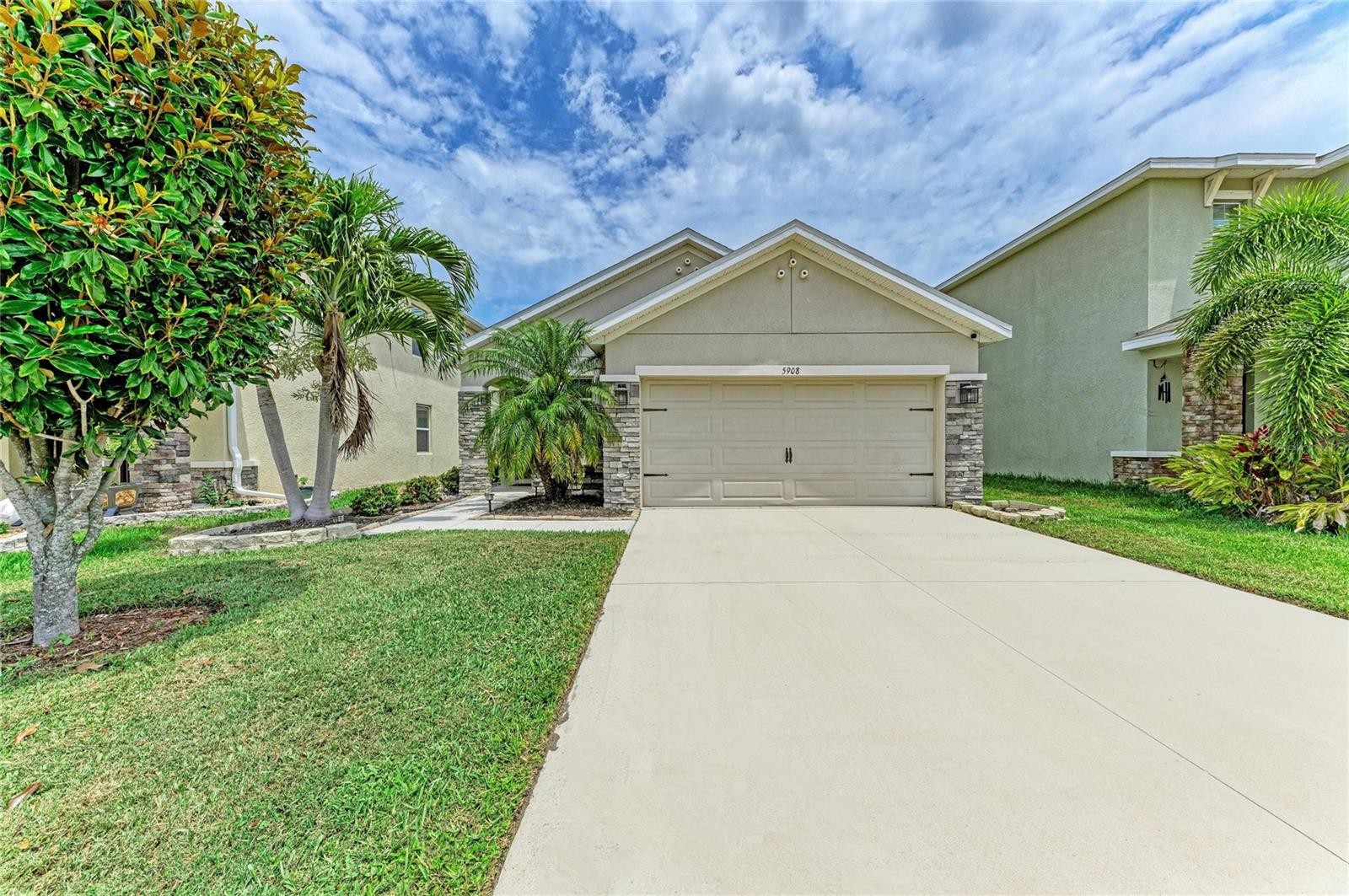 5908 BRIAR ROSE WAY