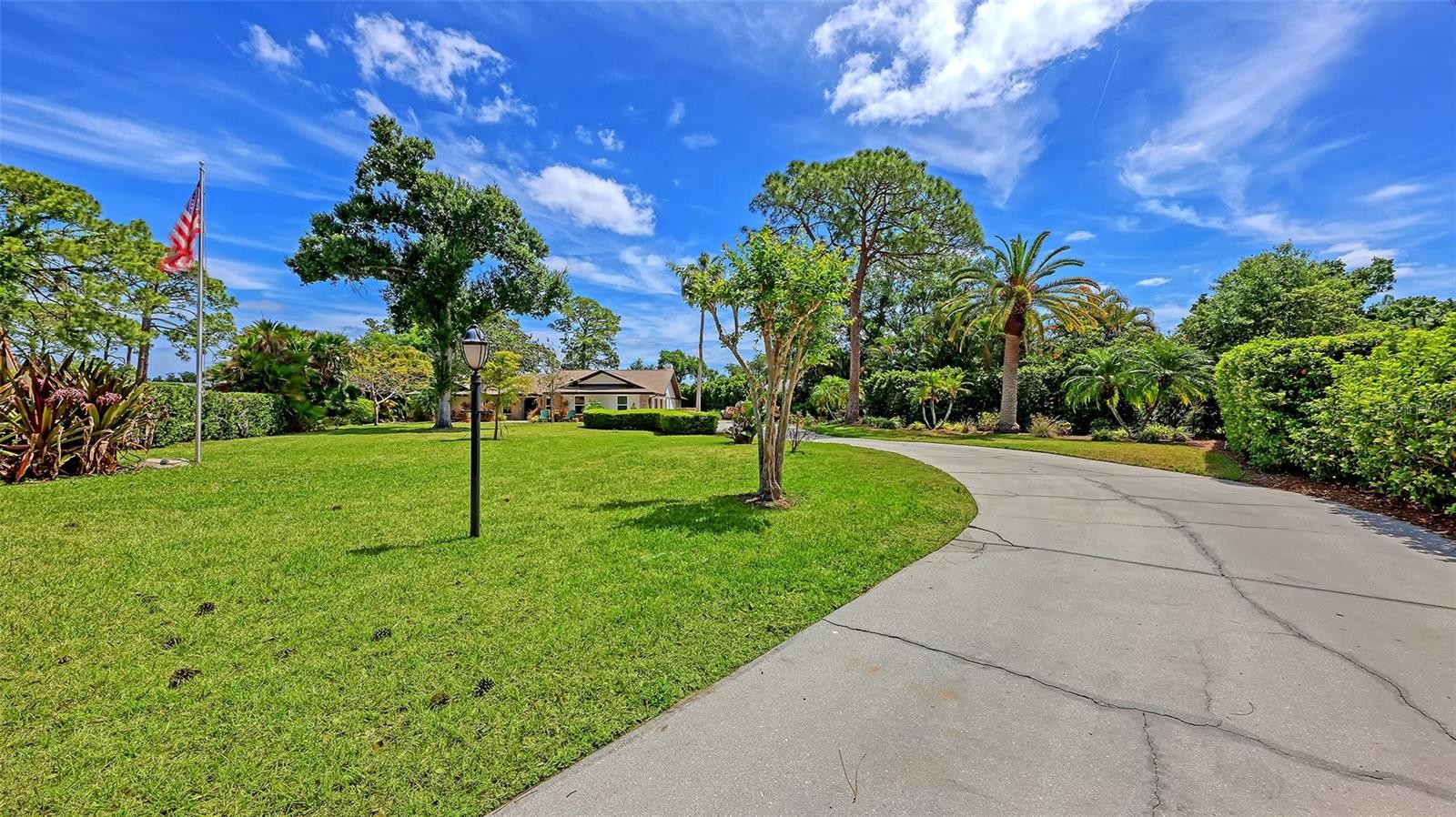 7937 BROADMOOR PINES BLVD