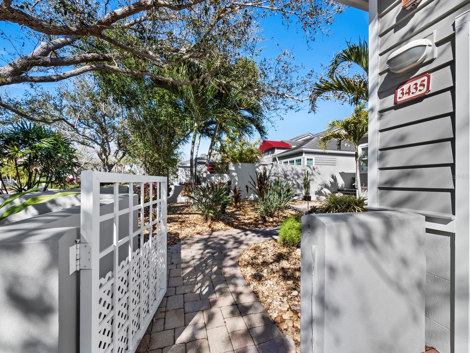 3435 WINDING OAKS DR #18