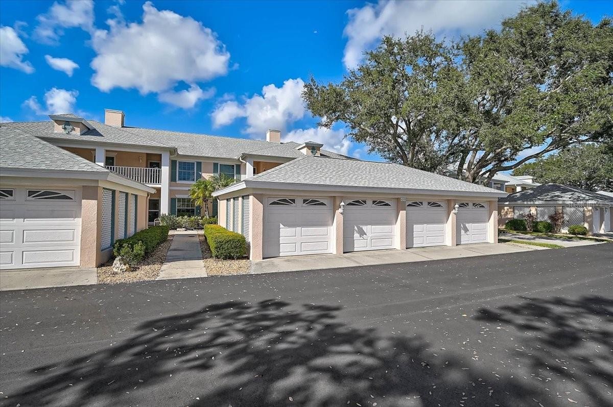 4219 CADDIE DR E #204