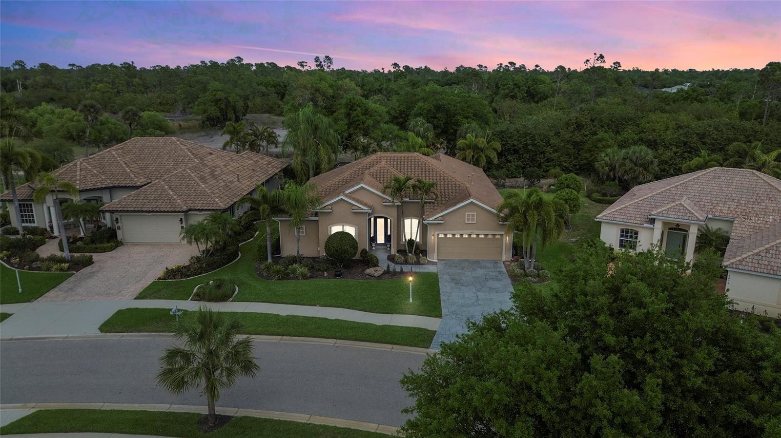 1872 COCONUT PALM CIR