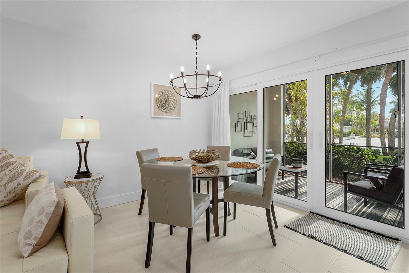 137 AVENIDA MESSINA #2