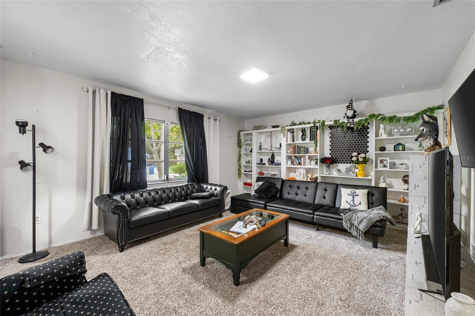 4594 PARNELL DR