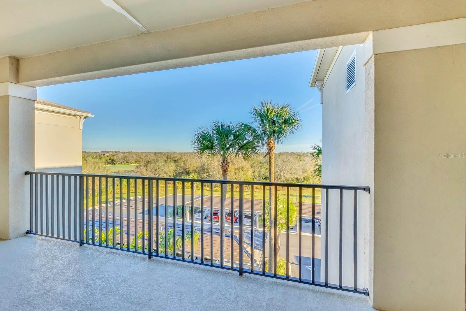 17510 GAWTHROP DR #404