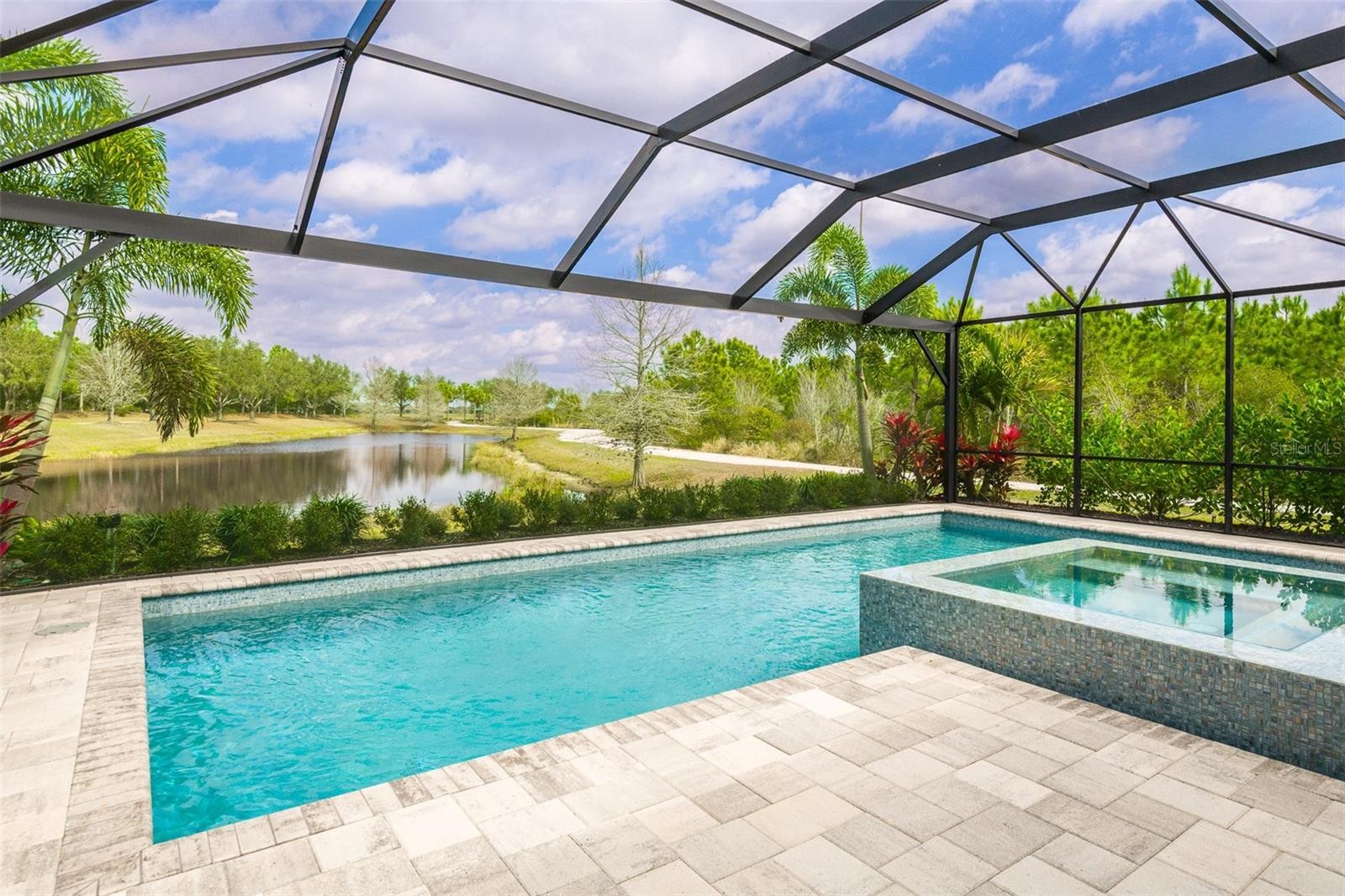 15623 LEVEN LINKS PL