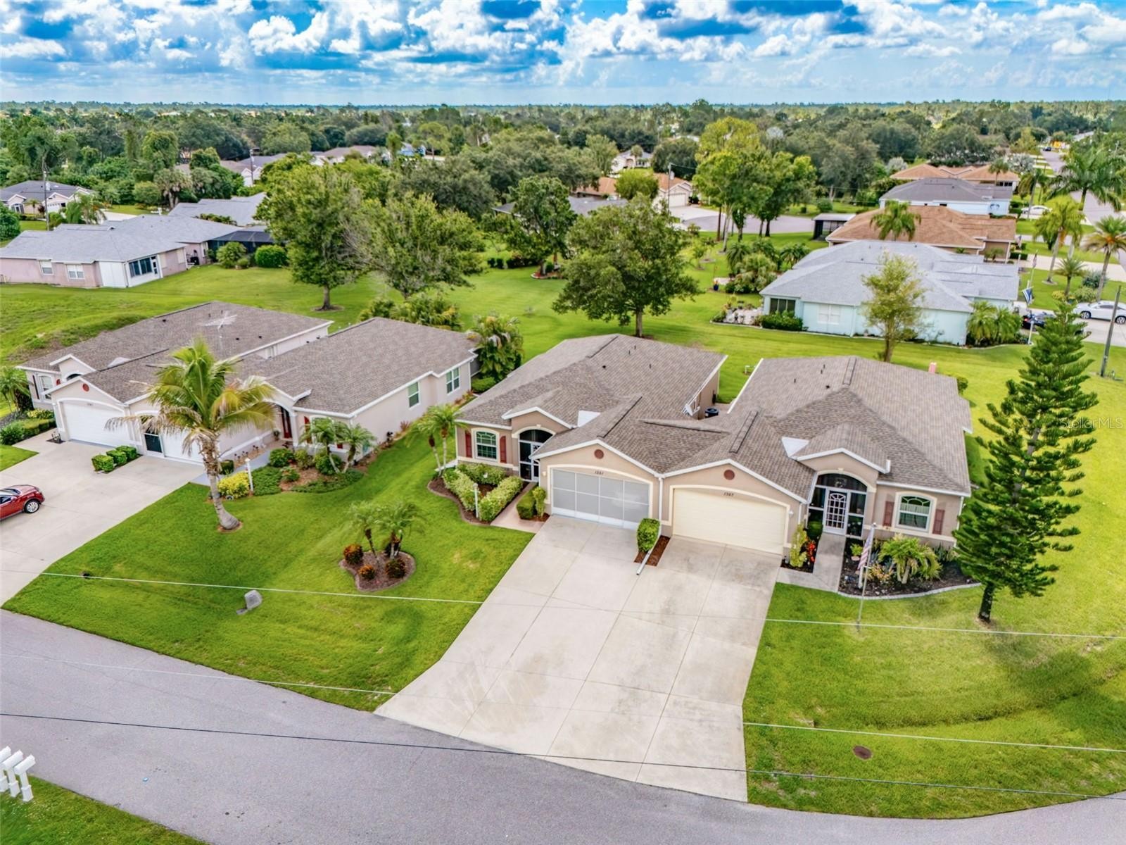 1351 HEDGEWOOD CIR