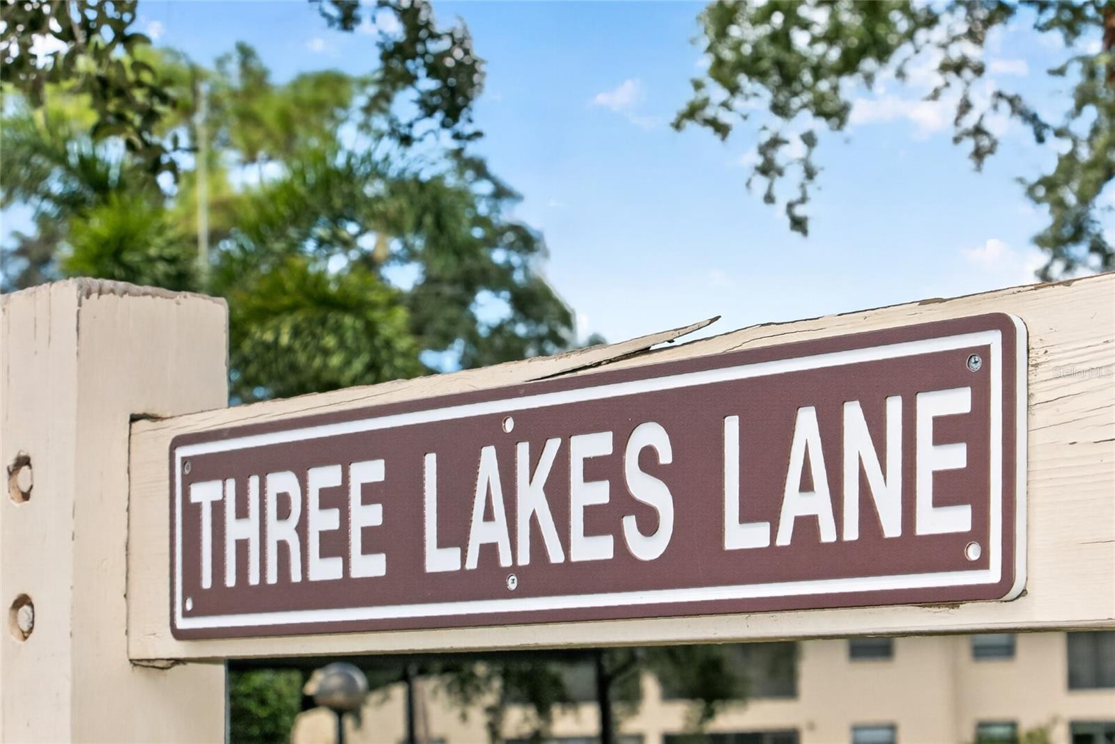 360 THREE LAKES LN #H