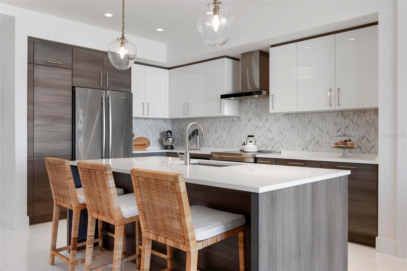 111 S PINEAPPLE AVE #719