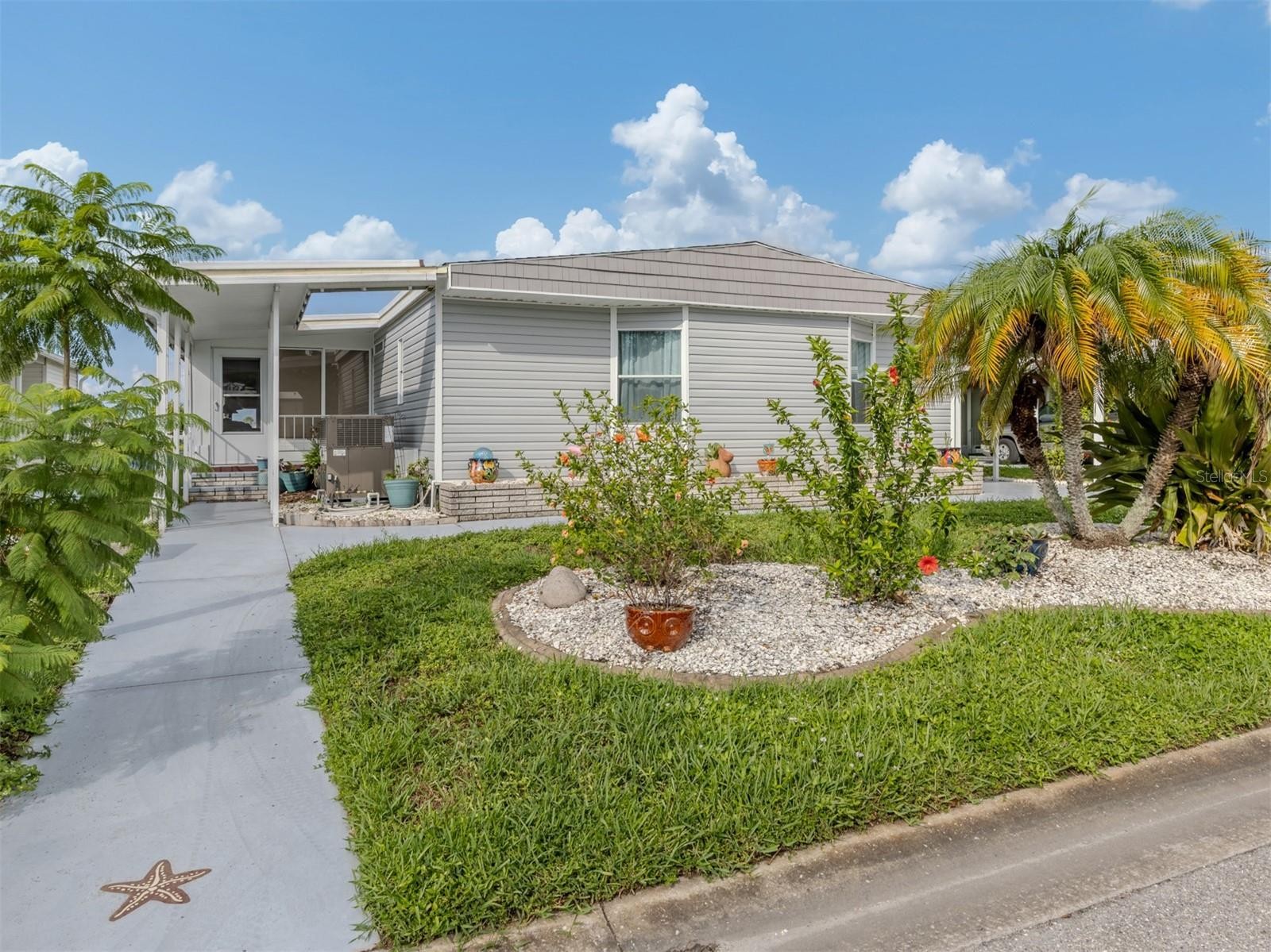 97 LAKEVIEW DR