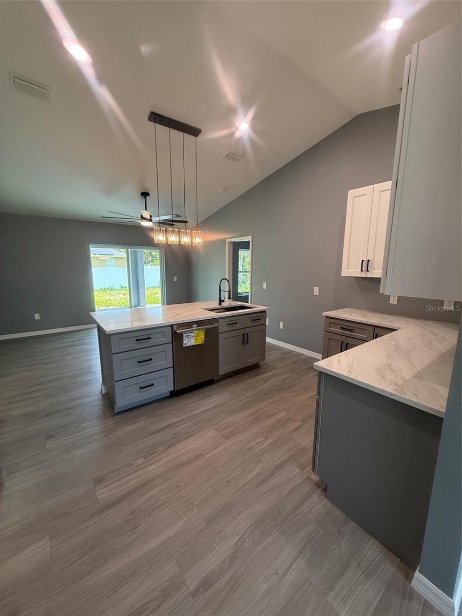 2190 PENGUIN LN