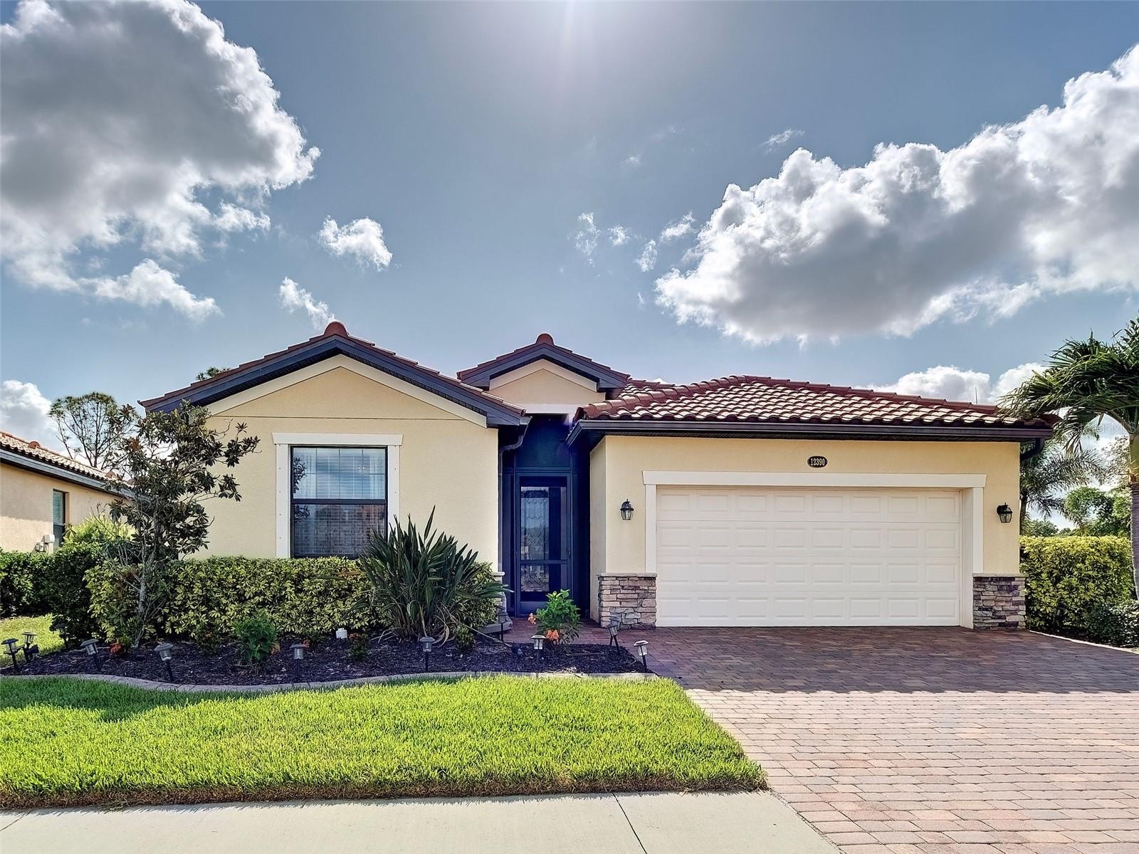 12390 CINQUETERRE DR