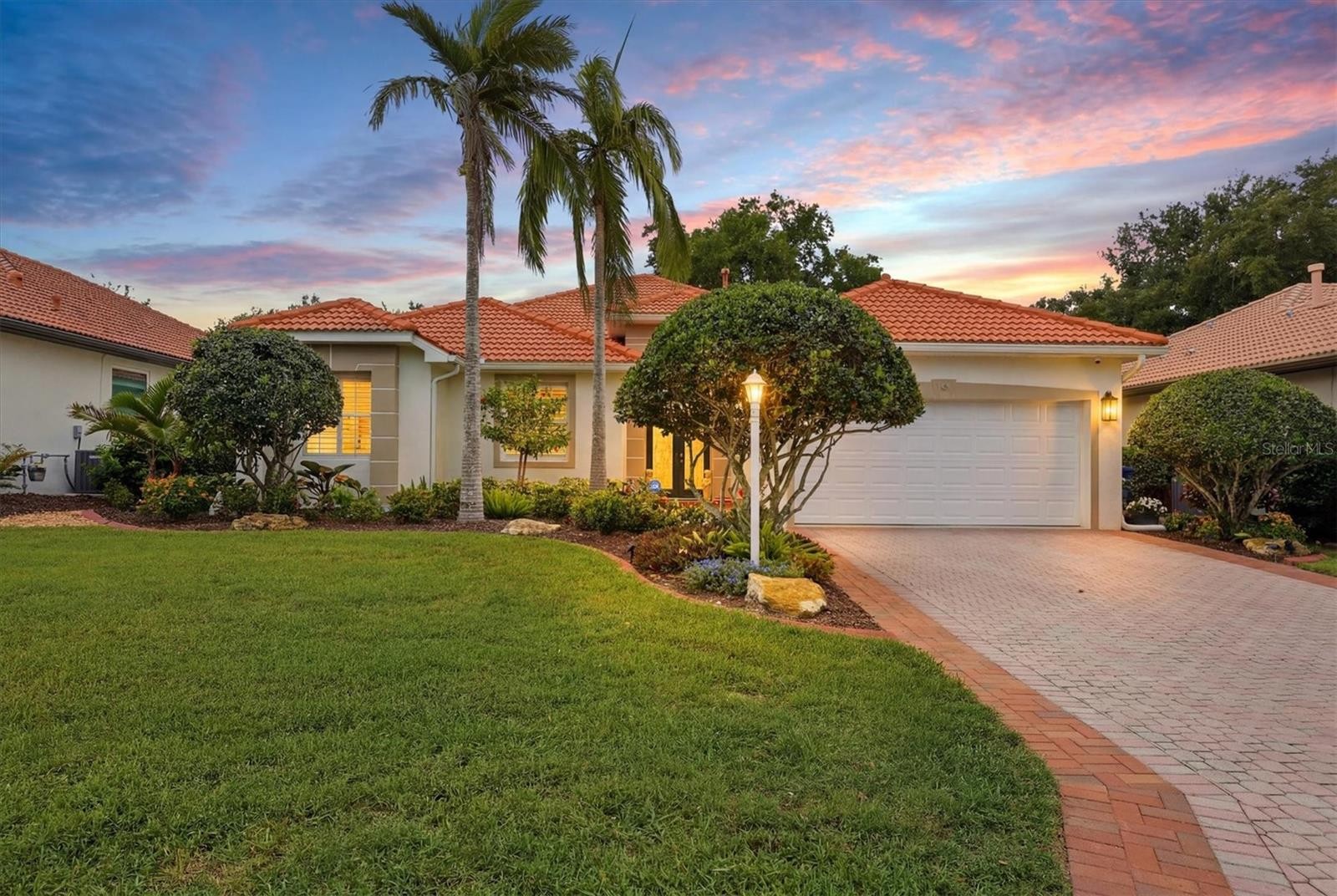 6828 BAY HILL DR