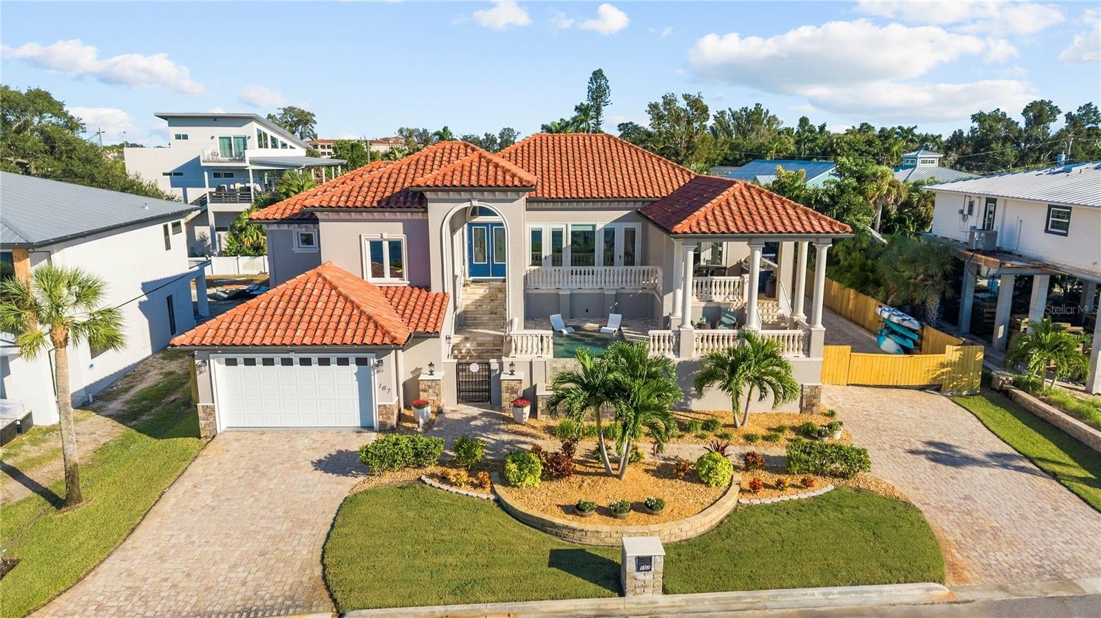 107 SUNSET DR