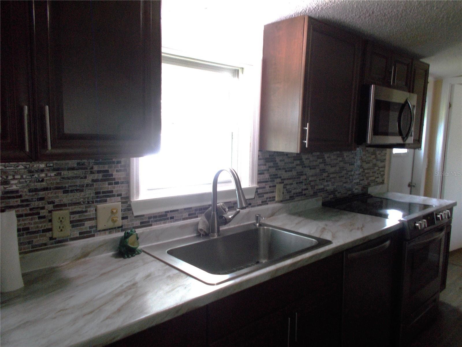 6420 HAELE CT