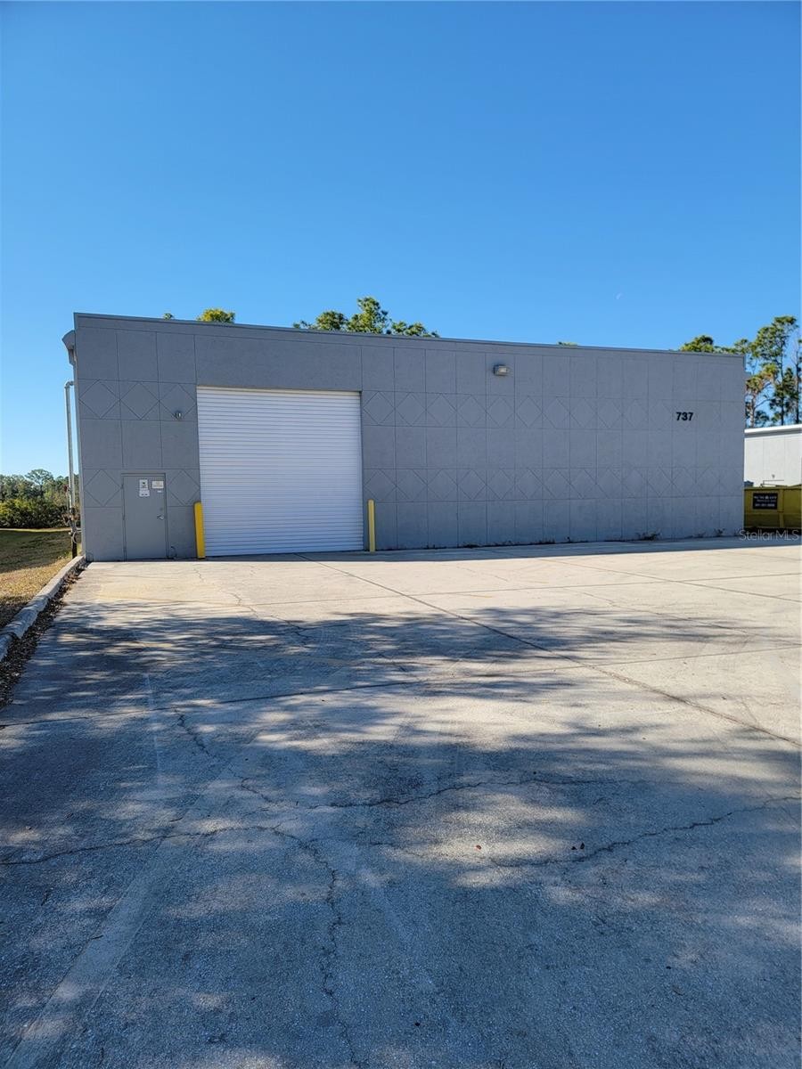 737 COMMERCE DR