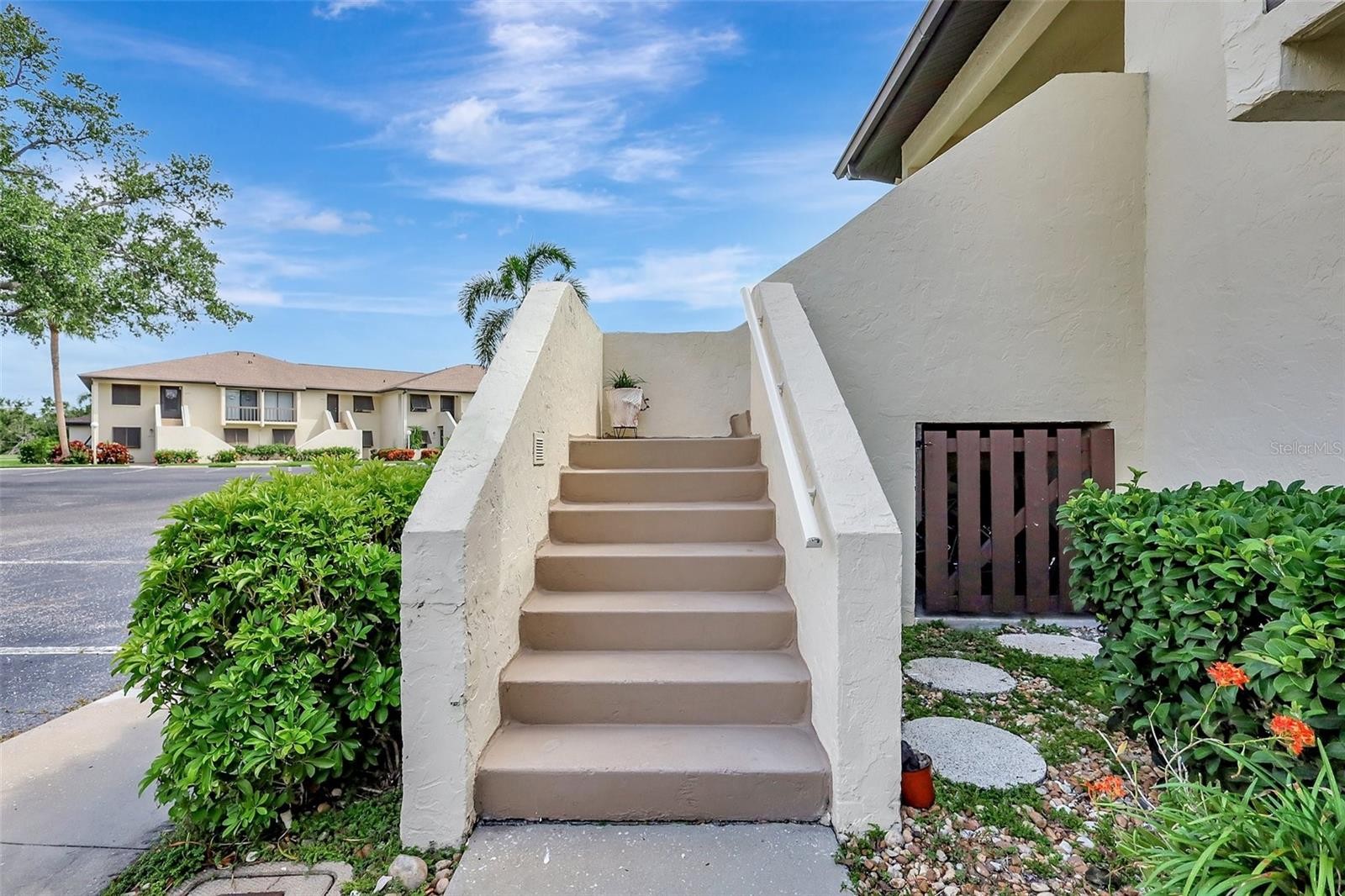 4646 LONGWATER CHASE #98