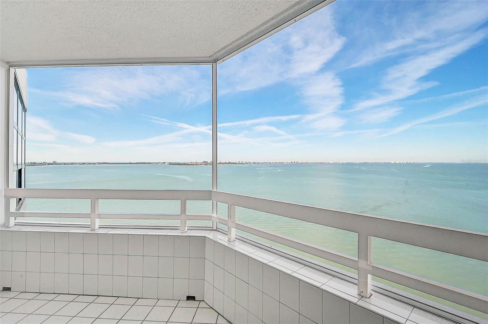 988 BLVD OF THE ARTS #1517