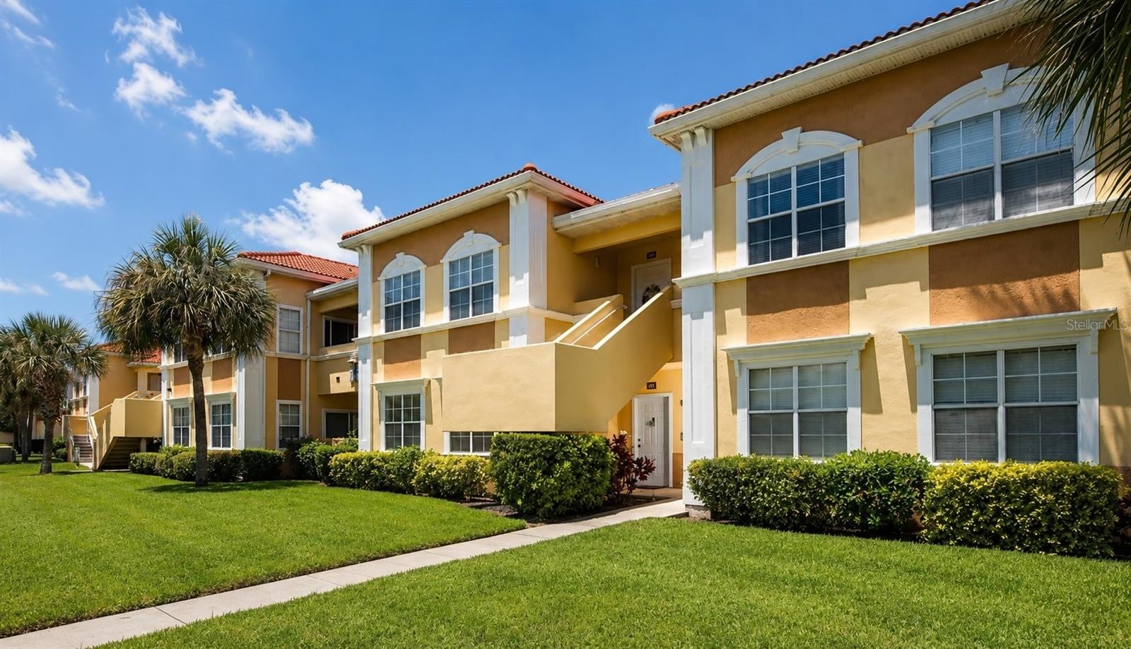 1155 VILLAGIO CIR #202