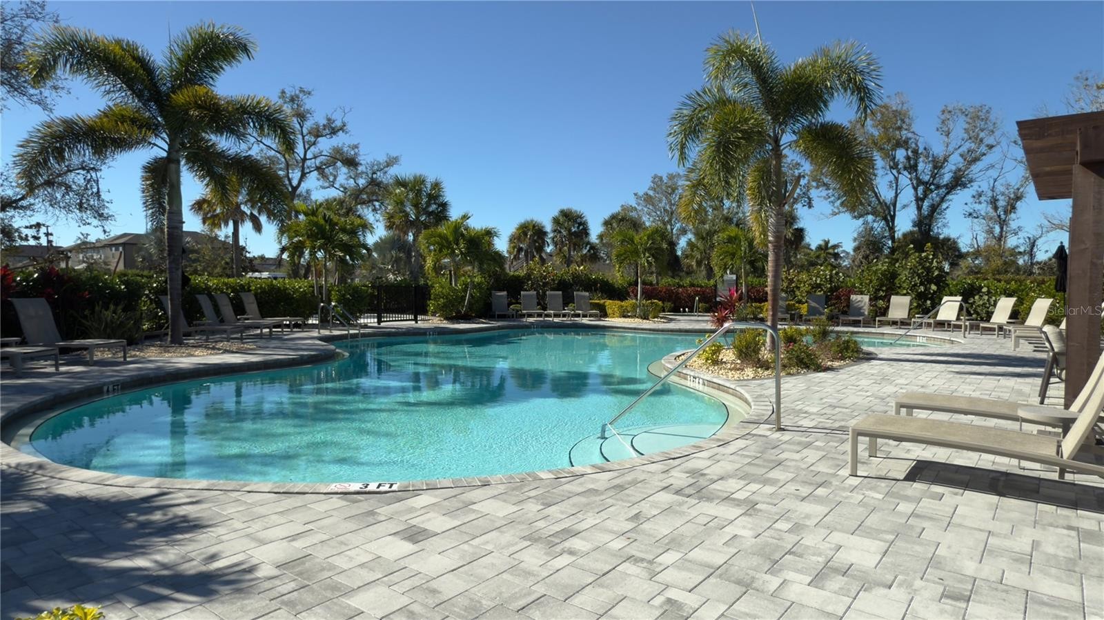 15285 SHADY PALMS LN