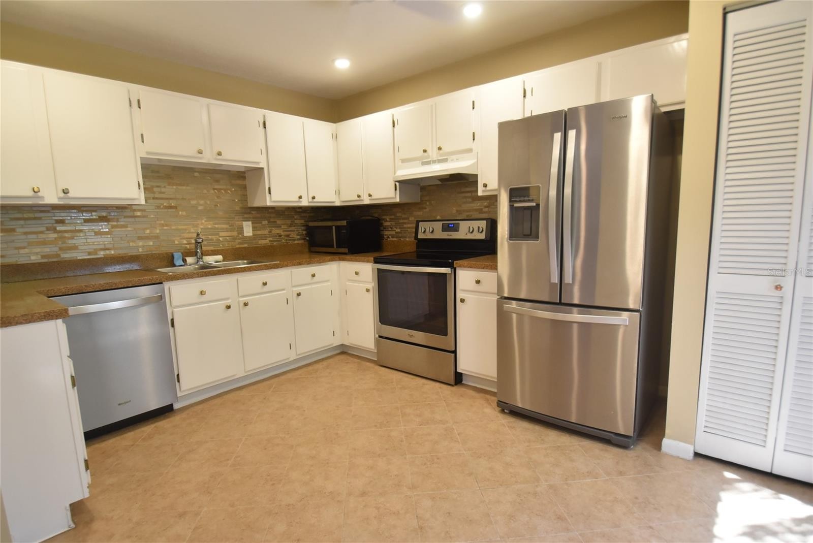 1687 BROOKHOUSE CIR #BR221