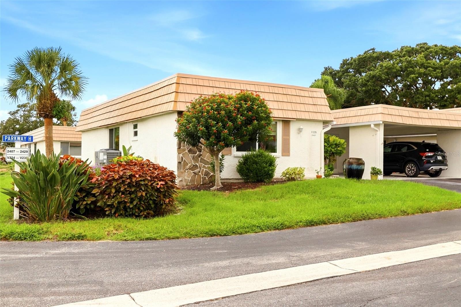 2407 RIVERBLUFF PKWY #V-226