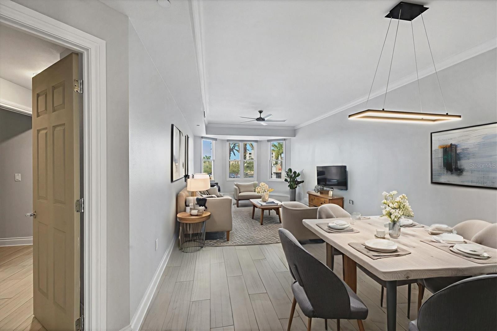 8111 LAKEWOOD MAIN ST #207