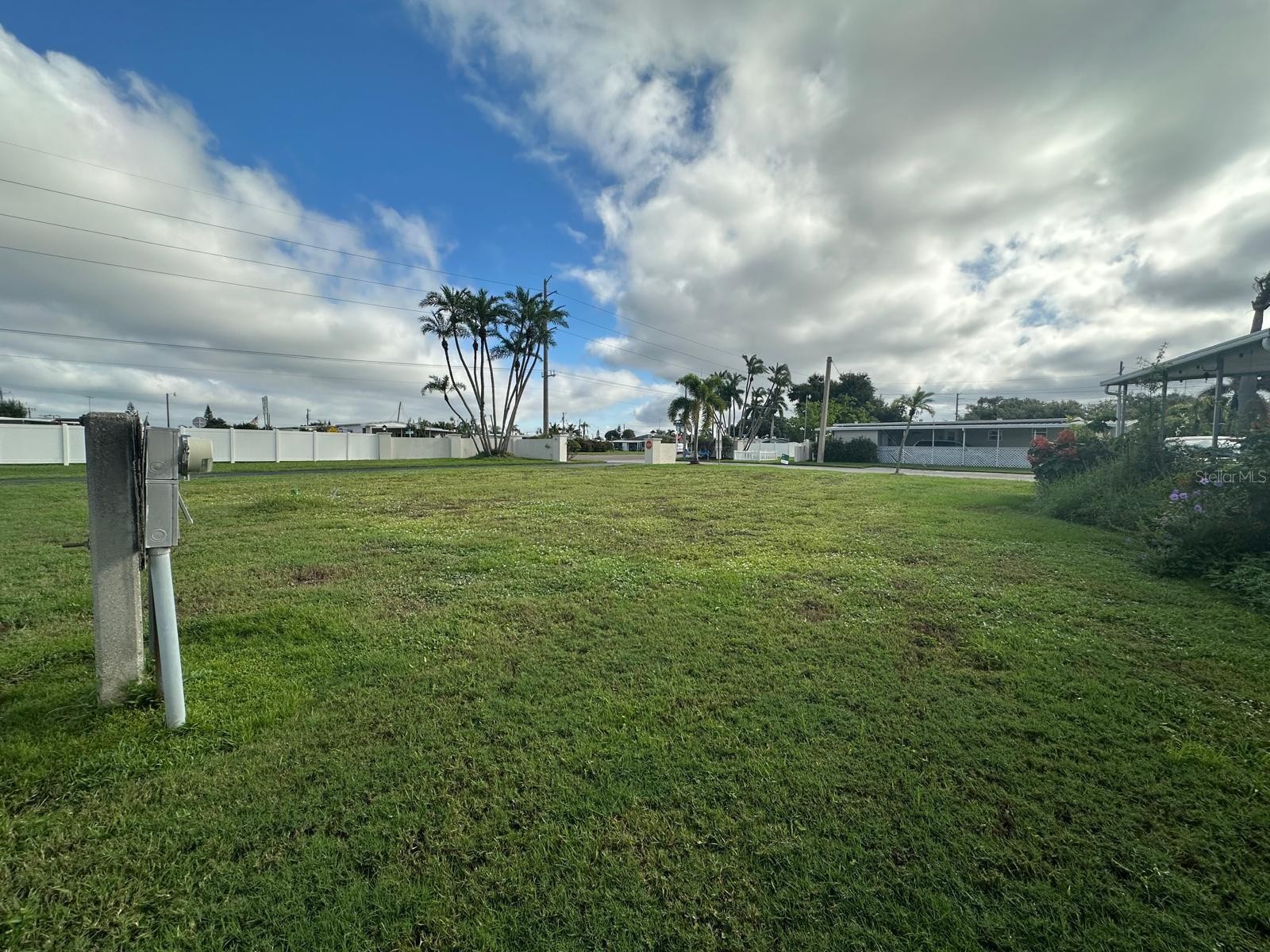 5302 CHATEAU LN