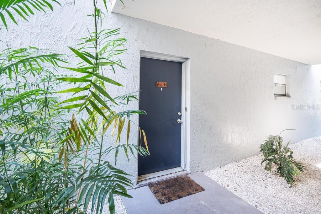 5503 FOUNTAIN LAKE CIR #104