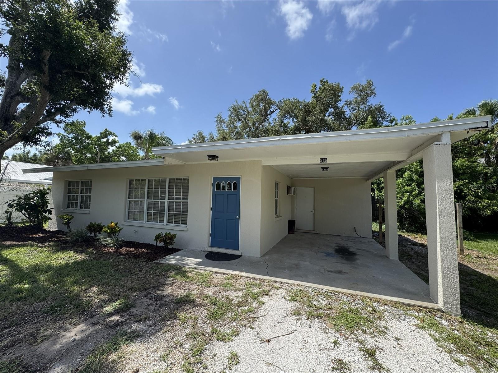 516 LAUREL RD W
