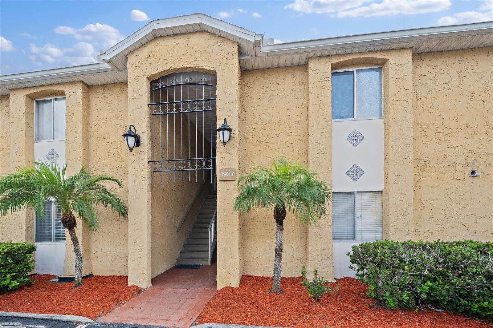 1927 TOUCAN WAY #306