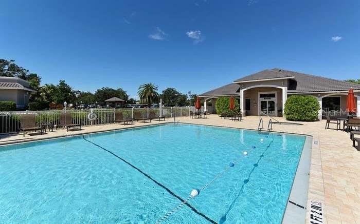 9611 CASTLE POINT DR #912