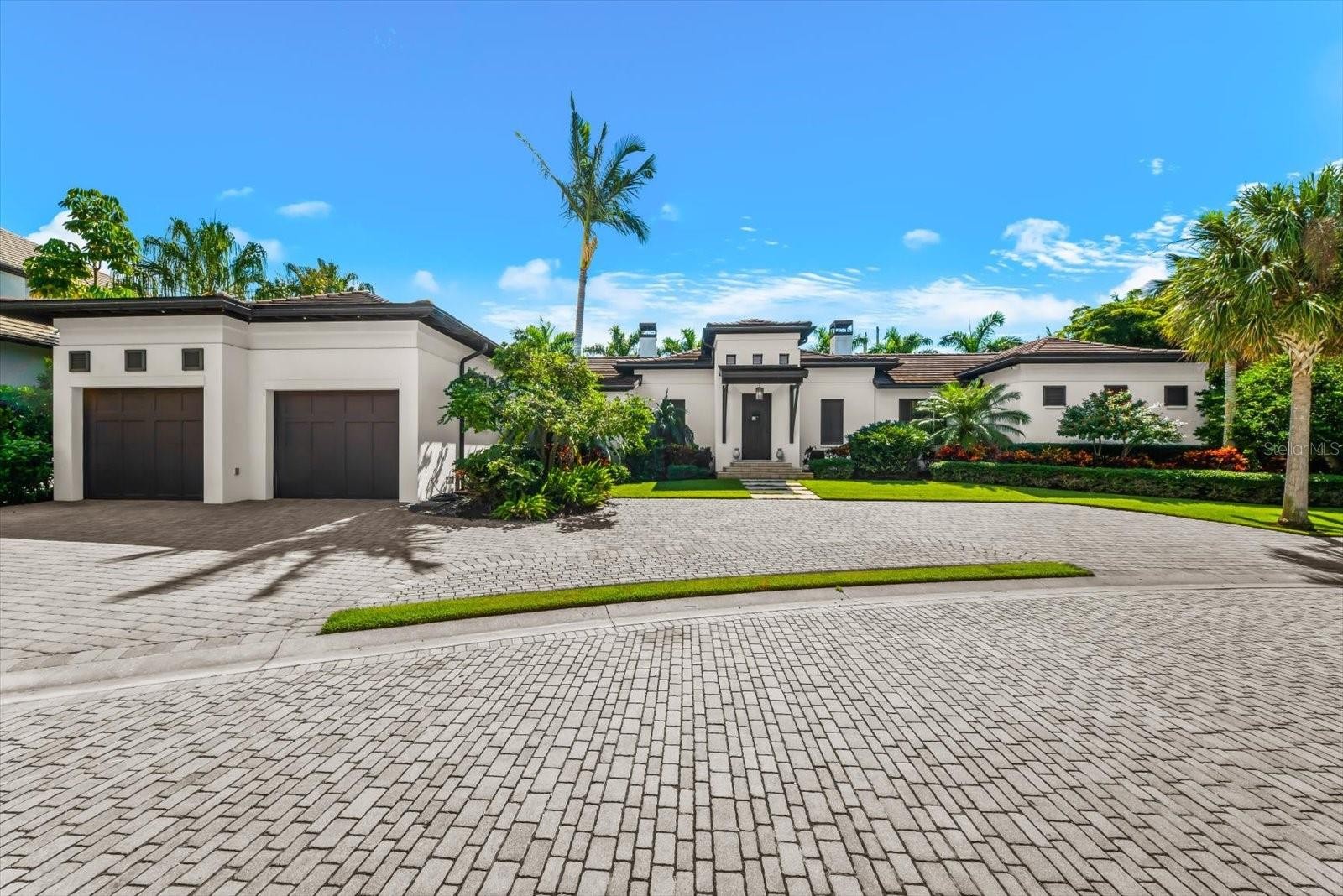 1207 SHARSWOOD LN