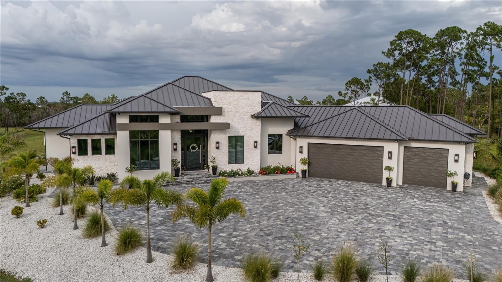 9240 FALCON CT