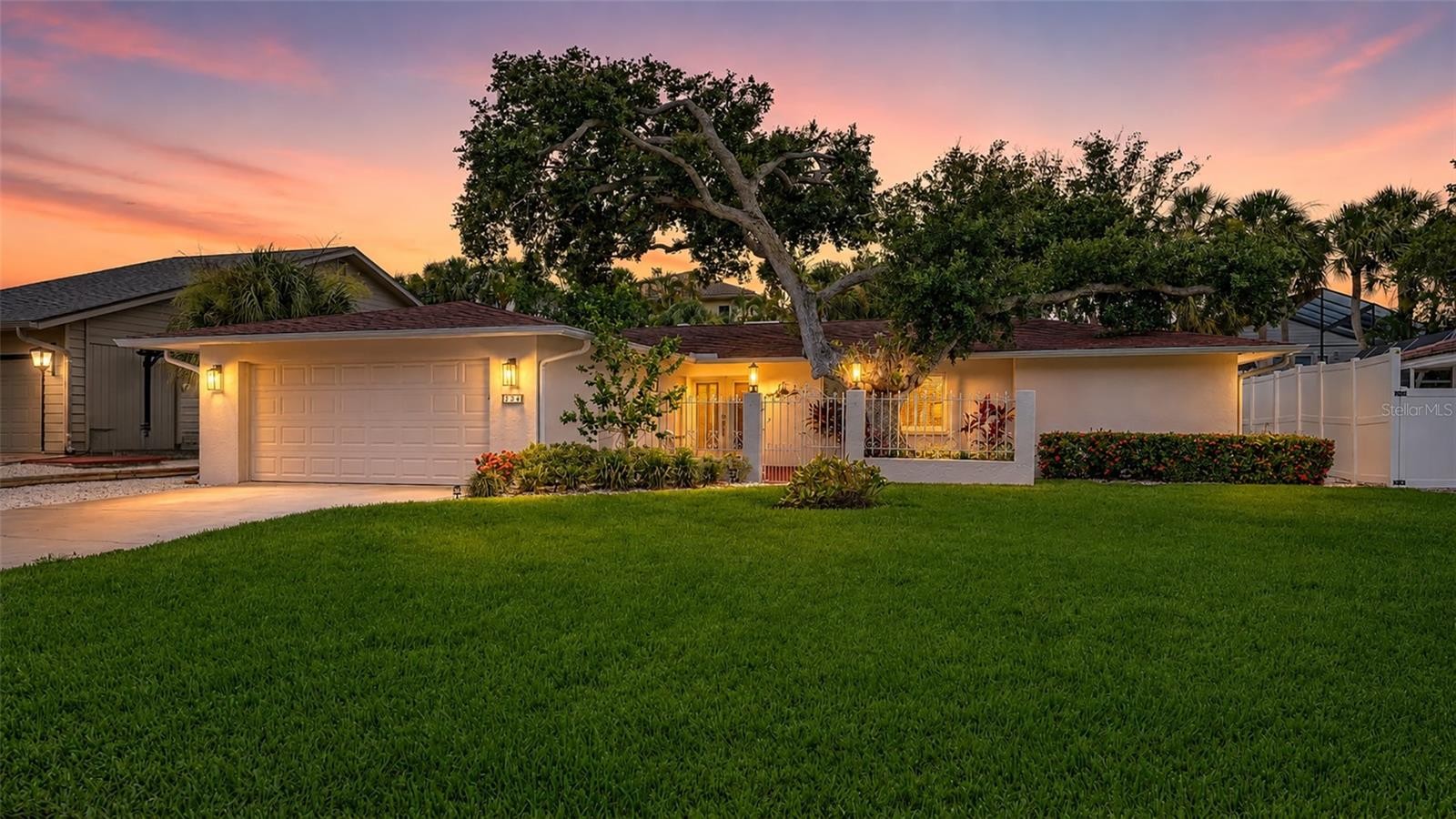 734 BIRDSONG LN