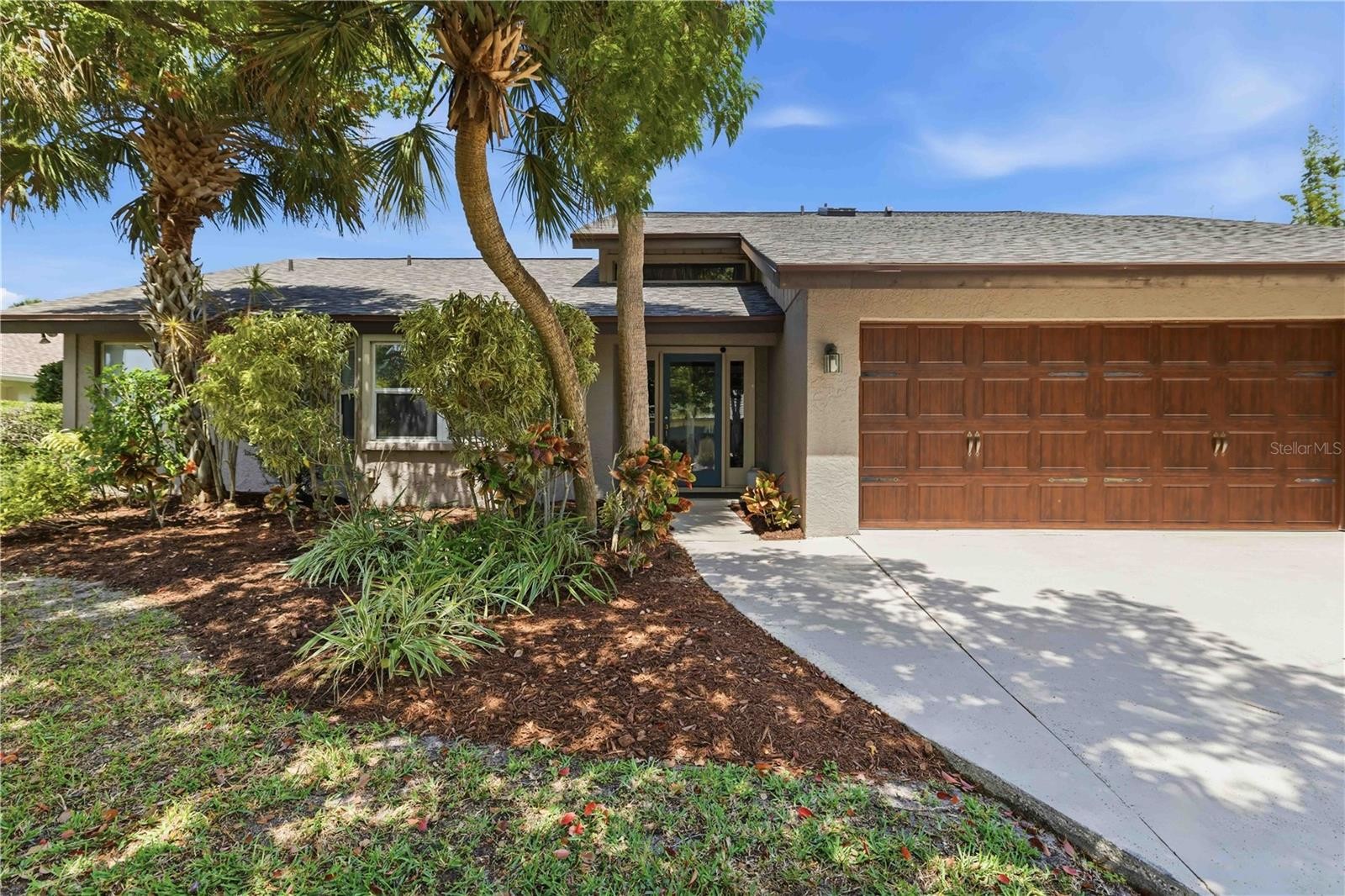 3953 PRAIRIE DUNES DR