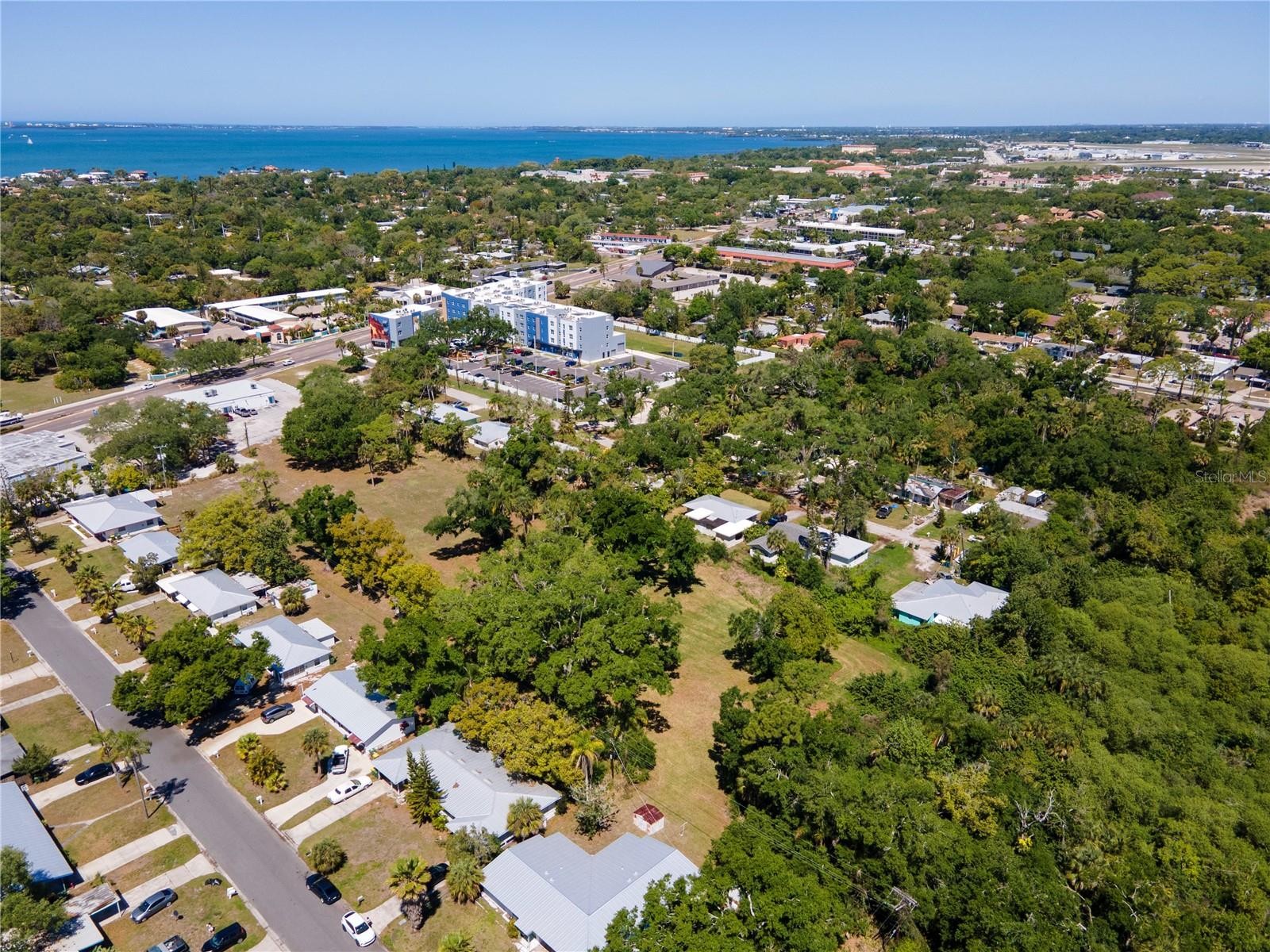 4500 N TAMIAMI TRL