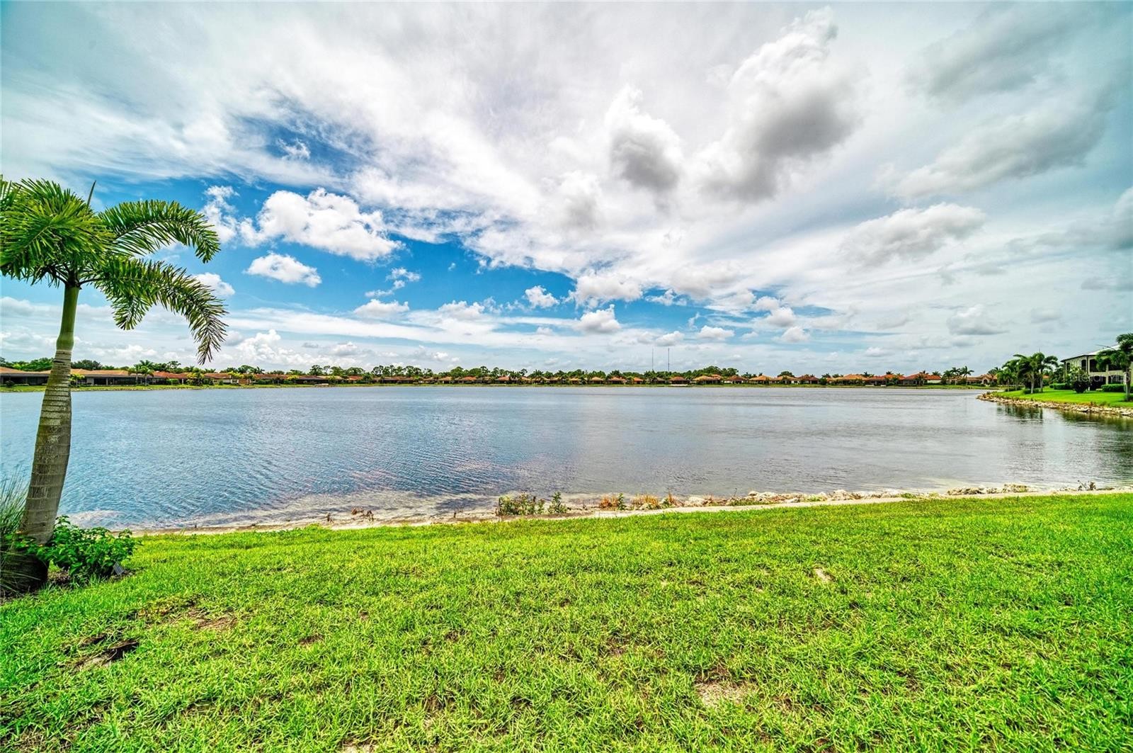 289 VILLORESI BLVD