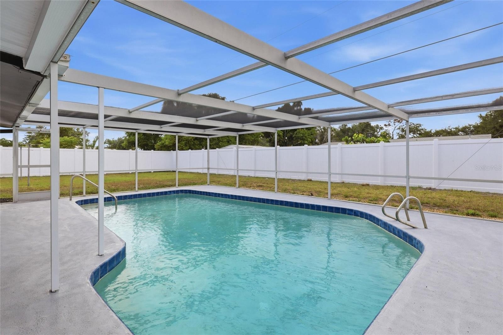 305 GLEN OAK RD