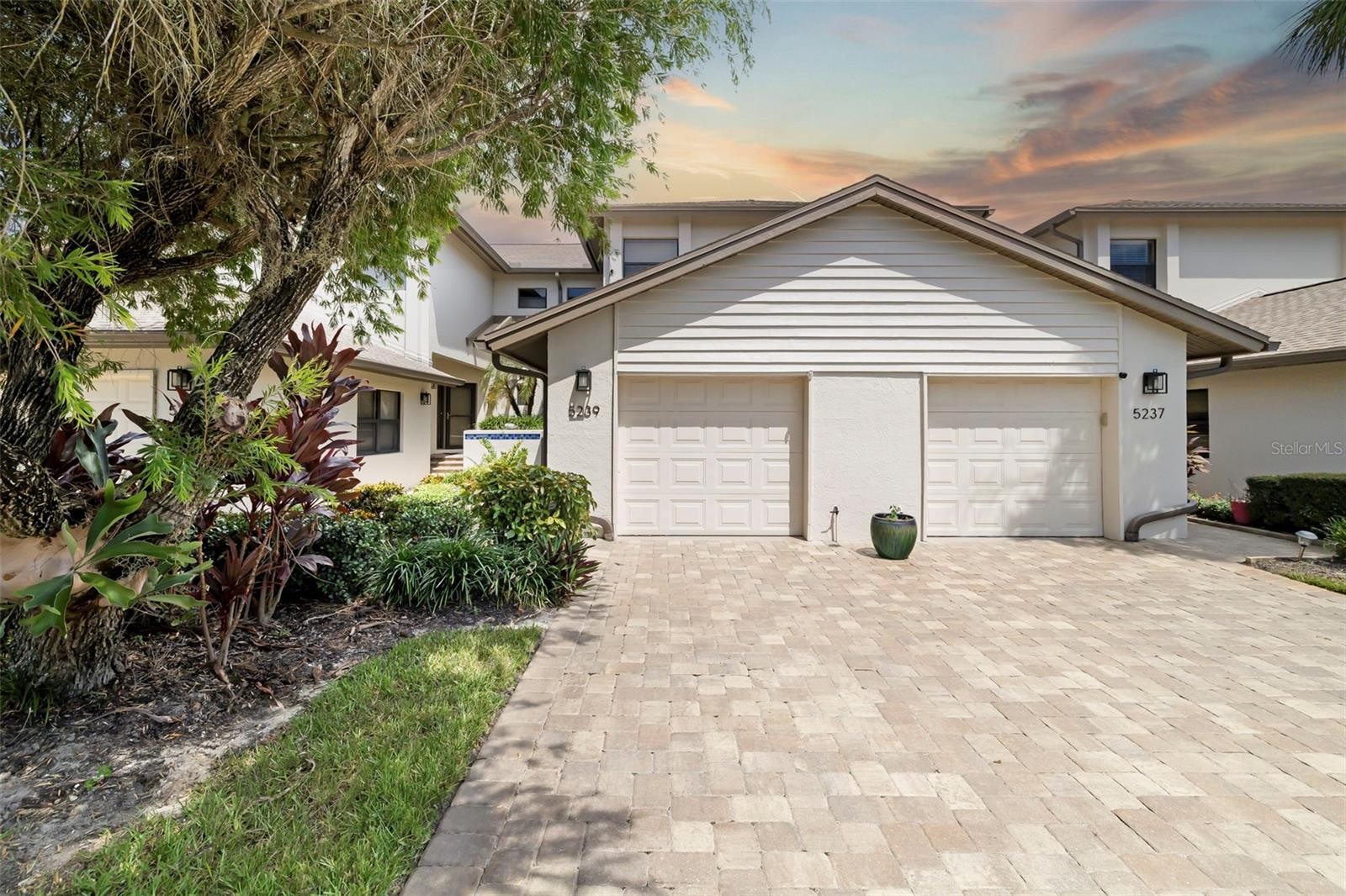 5239 HERON WAY #102