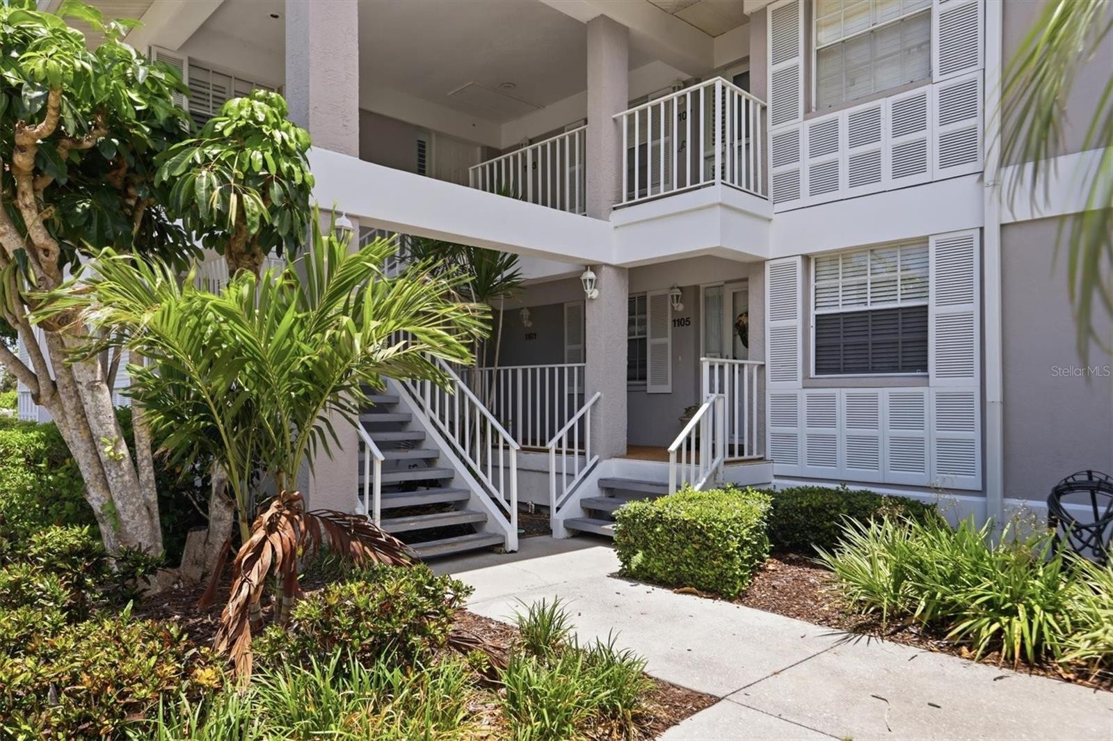 1103 EDGEWATER CIR #1103