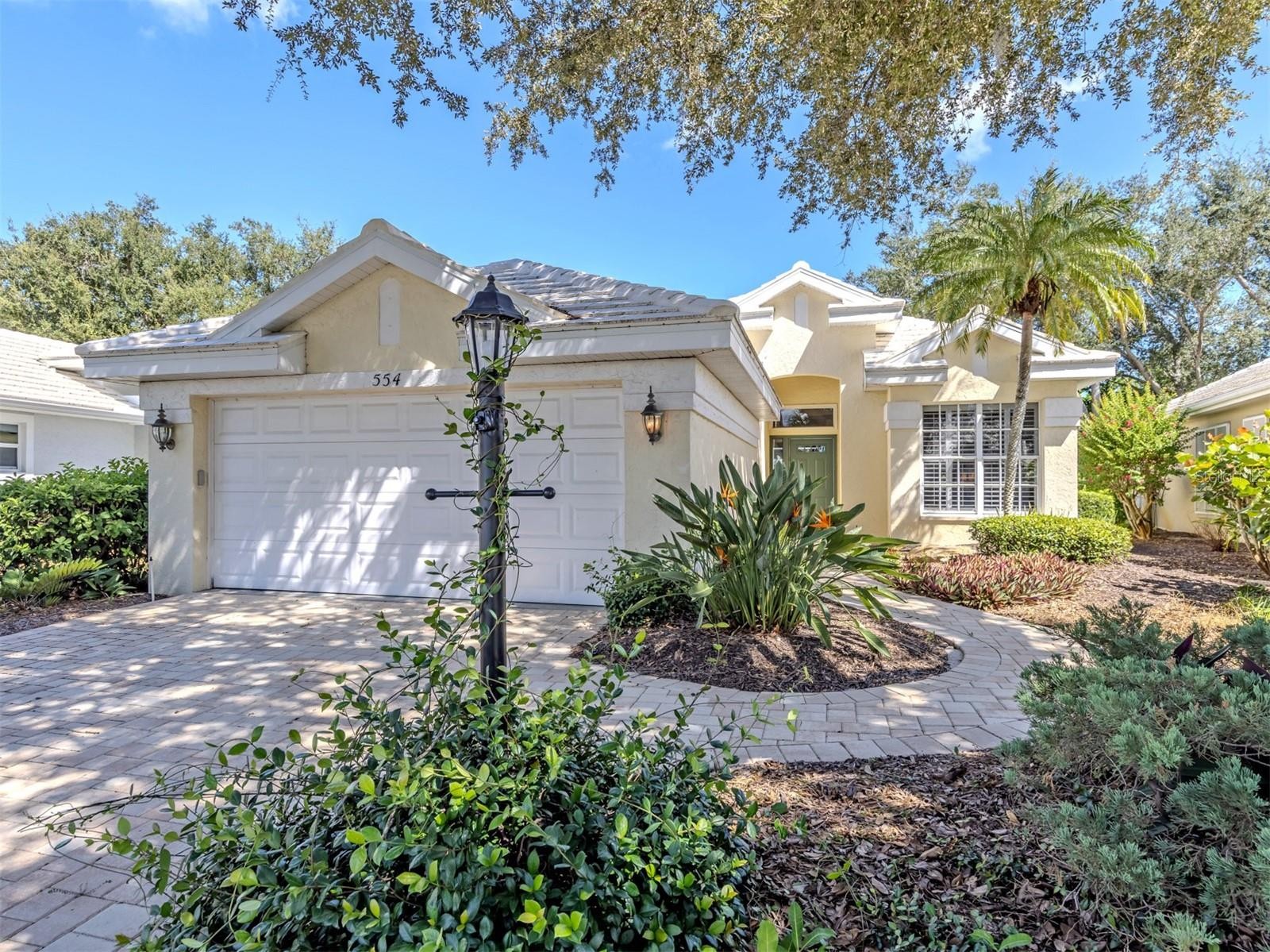 554 FALLBROOK DR