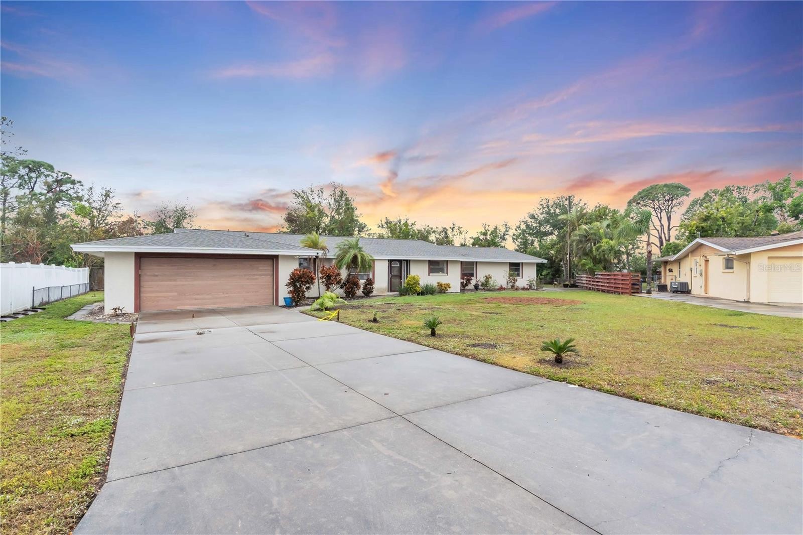 7420 CASS CIR