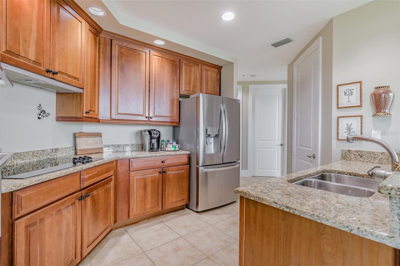 130 RIVIERA DUNES WAY #506