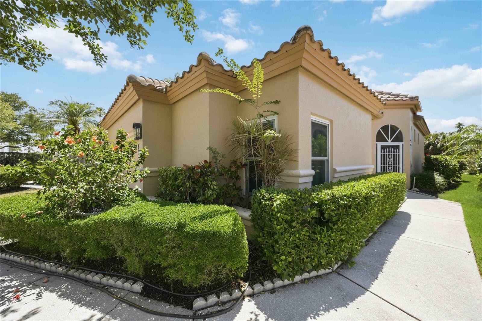 4072 JARDIN LN
