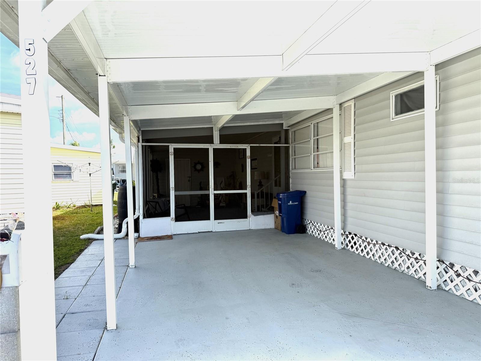 527 BLACKBURN BLVD