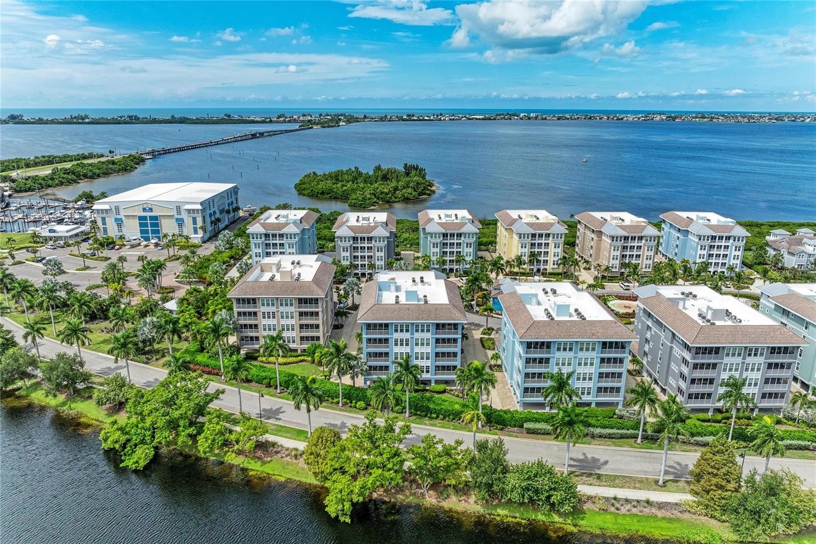 391 ARUBA CIR #101