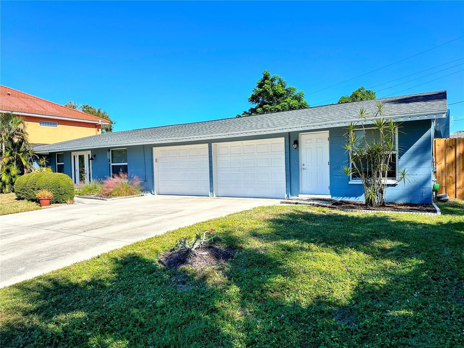 2131 MONTCLAIR DR #2131 & 2137